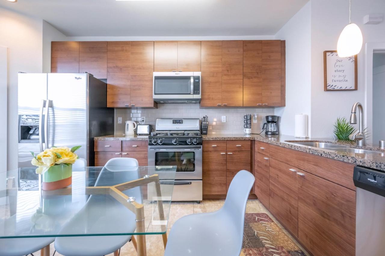 Cozy Management In Mdr Hotel a capsule Los Angeles