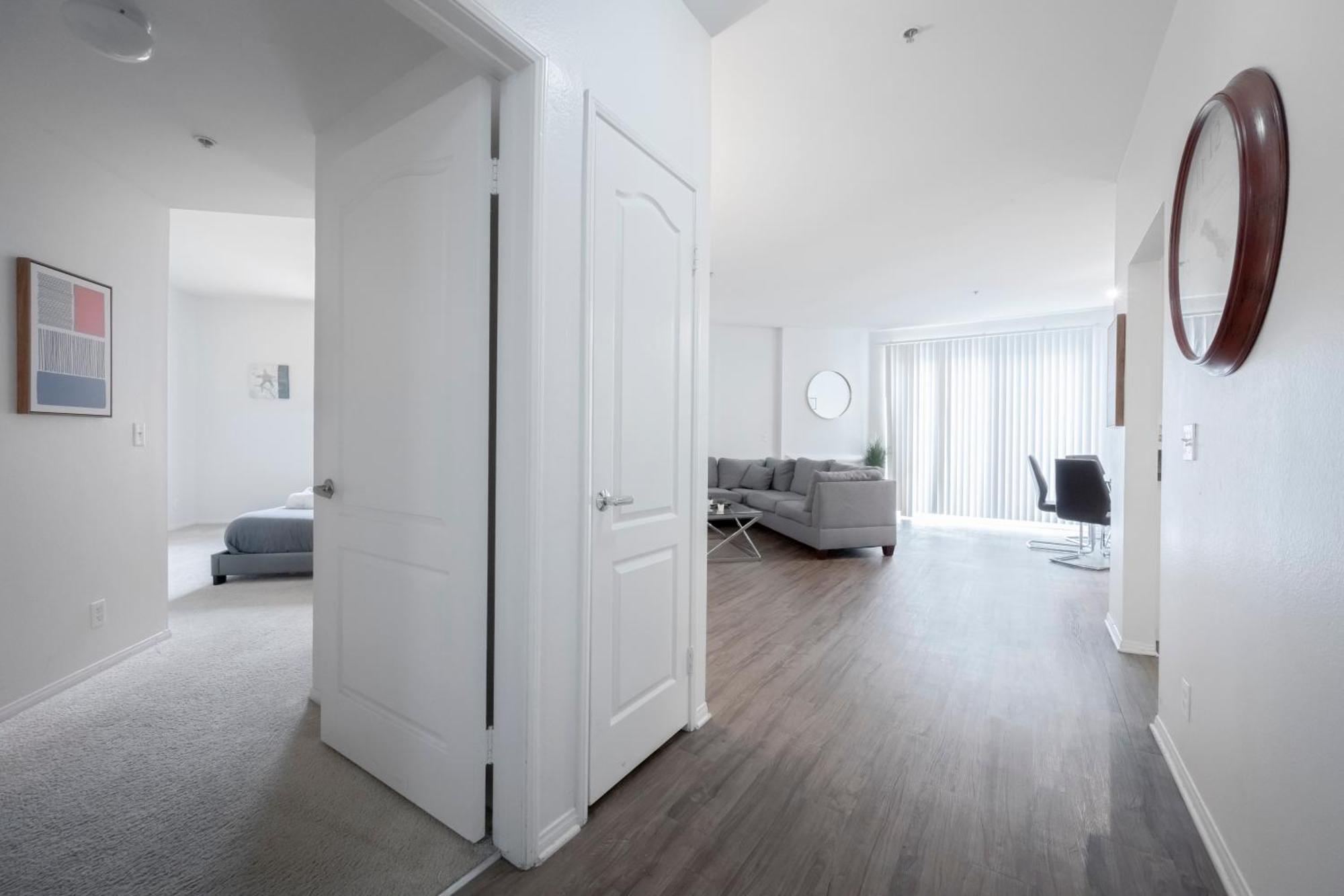 Cozy Management In Mdr Hotel a capsule Los Angeles