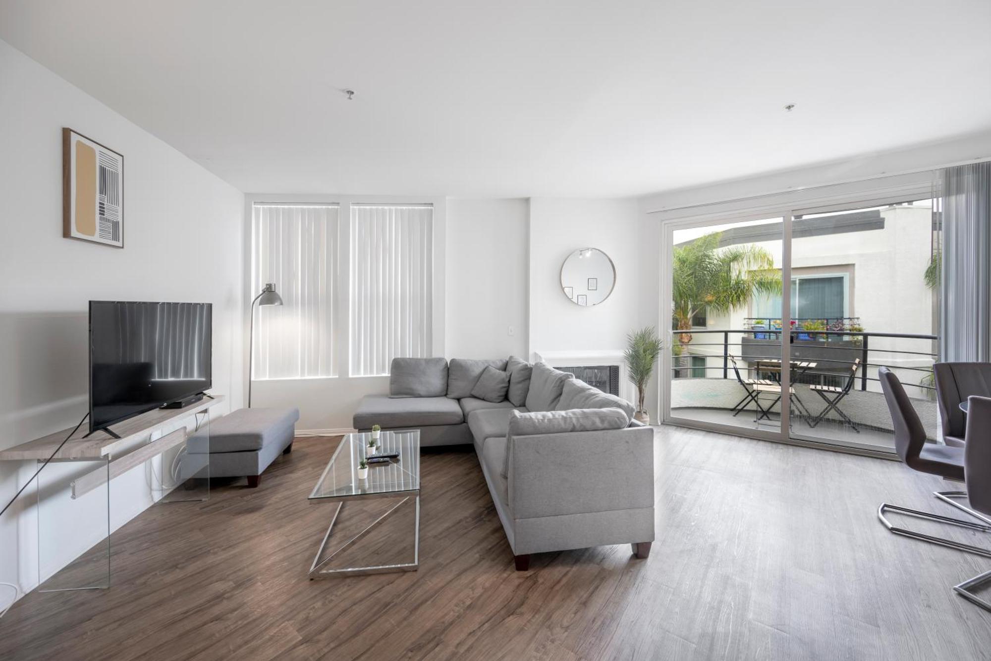 Cozy Management In Mdr Hotel a capsule Los Angeles