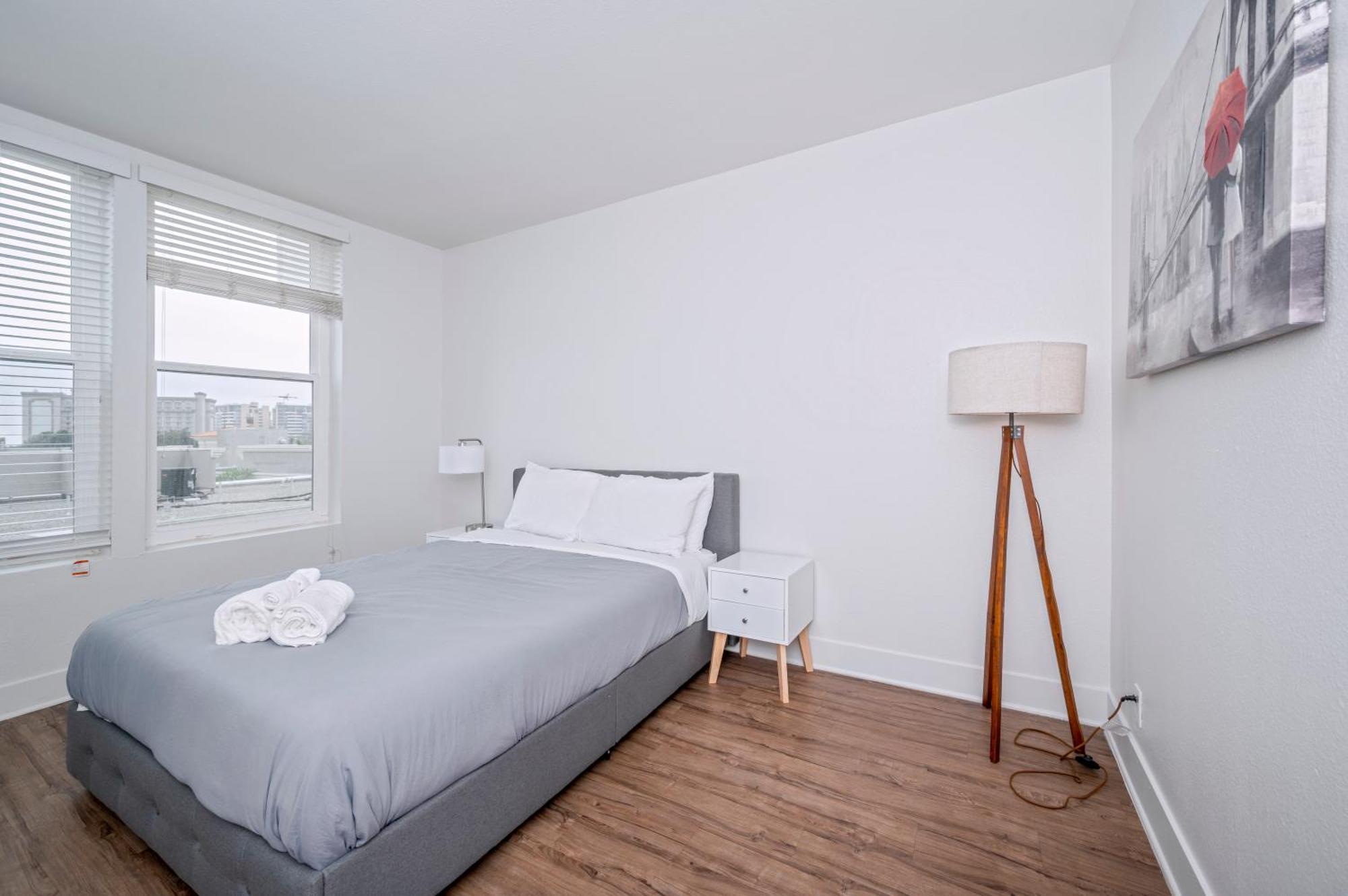 Cozy Management In Mdr Hotel a capsule Los Angeles